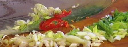 салат с вялеными помидорами и бантиками. Шаг 3