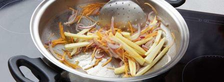 салат с яичной лапшой. Шаг 4