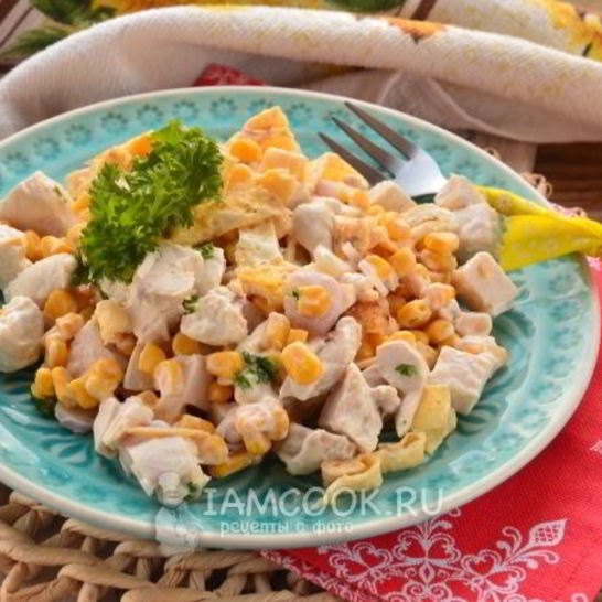 Рецепт салата с яичными блинчиками и кукурузой