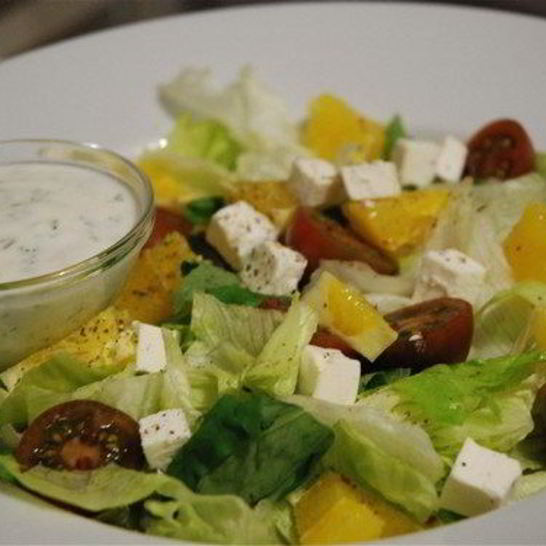 Рецепт свежего салата с черри, апельсинами и фетой