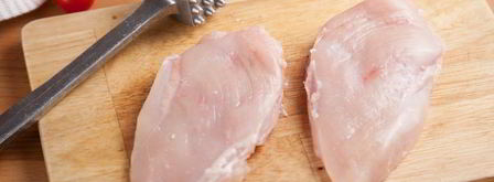 свежий салат с курицей и бальзамическим соусом. Шаг 2