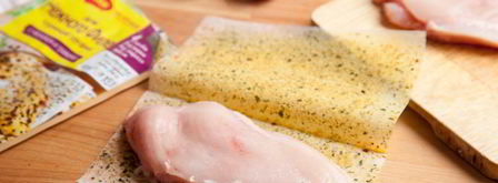 свежий салат с курицей и бальзамическим соусом. Шаг 3