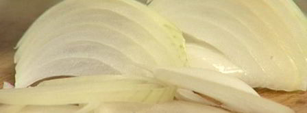 теплый салат с копченой рыбой. Шаг 3