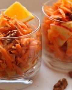 Витаминный морковный салат с изюмом