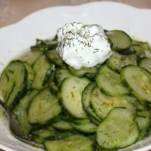 Вкусный огуречный салат