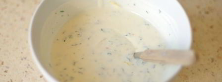 сметанно-йогуртовый соус с горчицей, мятой и лимоном. Шаг 3