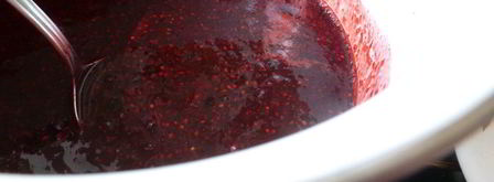 соус к мясу из жимолости. Шаг 3