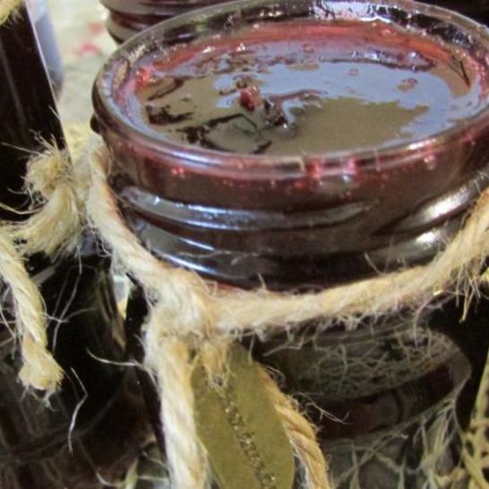 Рецепт соуса-конфитюра из слив и можжевельника