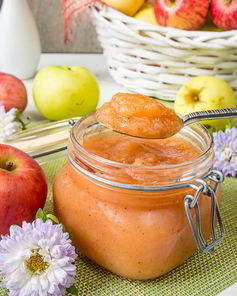 Яблочный соус с корицей