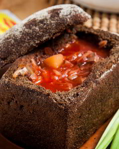 Борщ в буханке Бородинского