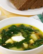 Зеленый борщ с яйцом