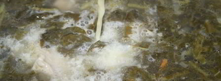 зеленый борщ со щавелем и виноградными листьями. Шаг 6