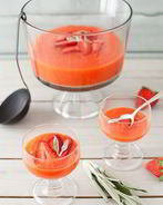 Клубничный суп с мятой