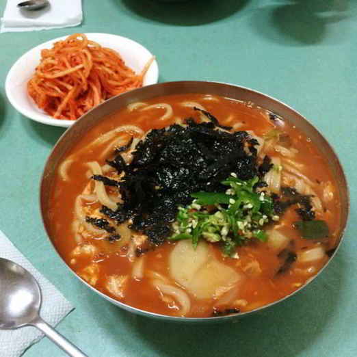 Корейский суп куксу