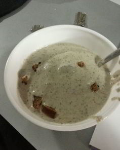 Крем-суп из грибов и курицы в мультиварке