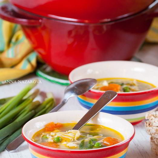 Куриный суп с домашней лапшой Весенний