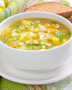 Легкий картофельный суп с капустой