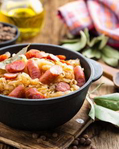 Классическая солянка с капустой и сосисками