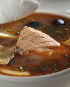 Рыбная солянка с кальмарами