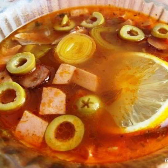 Рецепт солянки с копченой курицей