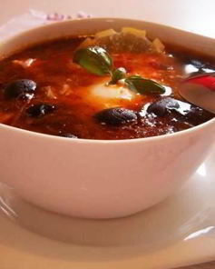 Солянка в мультиварке колбасная