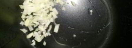 солянка в мультиварке колбасная. Шаг 2