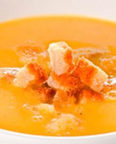 Гороховый суп-пюре с сухариками