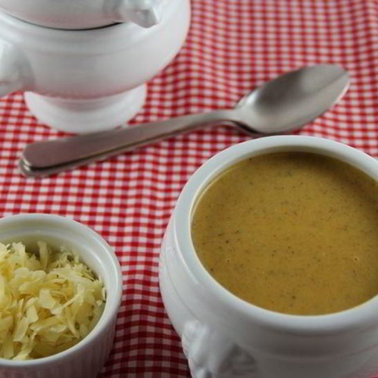 Рецепт пряного морковного супа-пюре с бататом, грибами и грушей