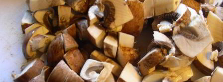 пряный морковный суп-пюре с бататом, грибами и грушей. Шаг 3