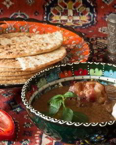 Суп-пюре из фасоли с беконом и черносливом