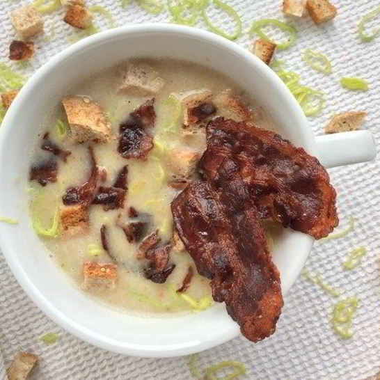 Рецепт супа-пюре из лисичек с беконом и пореем