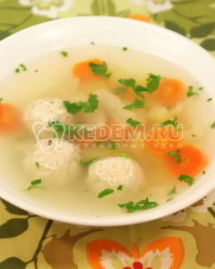 Суп с куриными тефтелями