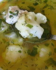 Суп с цветной капустой и фрикадельками