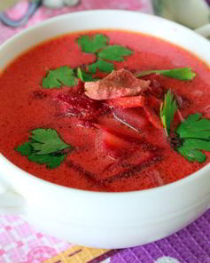 Свекольный суп со сметаной