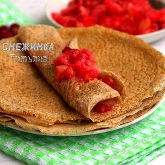 Рецепт блинчиков из цельнозерновой муки с яблочно-клюквенной начинкой