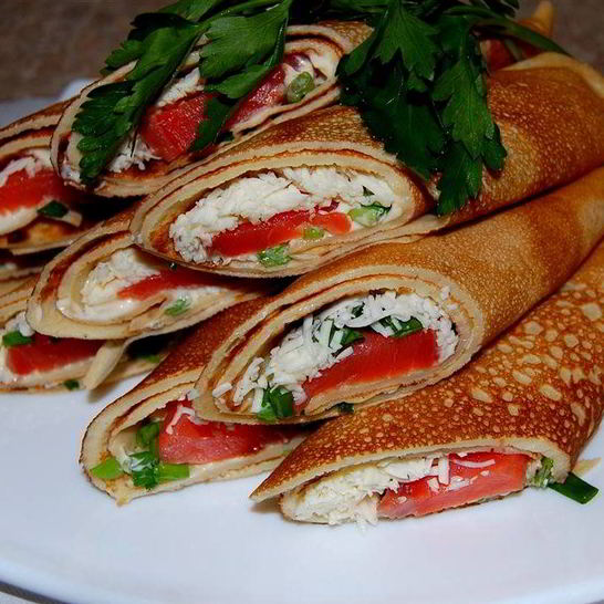 Рецепт блинчиков с моцареллой и красной рыбой