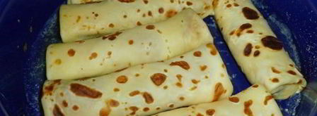 блины с творогом, обжаренные на сливочном масле. Шаг 11