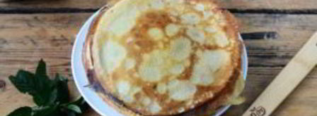 блины с вишней под сметаной. Шаг 6