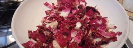 гречневые блины с начинкой из цикория и фарша. Шаг 3