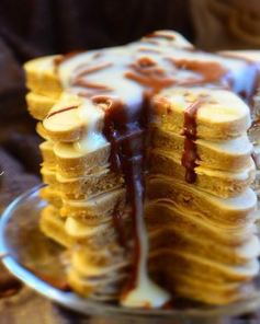 Кофейные панкейки с шоколадным соусом