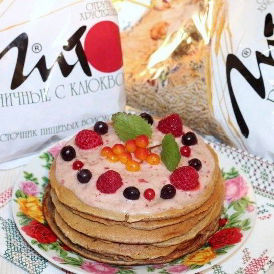Рецепт нежных панкейков с фруктовым соусом