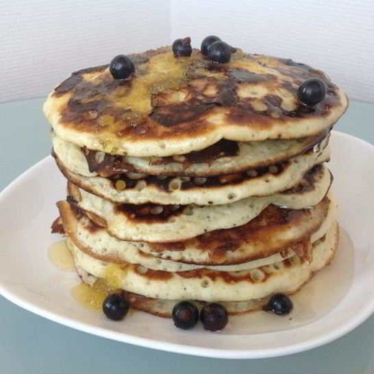 Рецепт панкейков с черной смородиной
