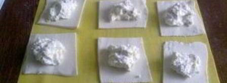 булочки из слоеного теста с творогом. Шаг 2