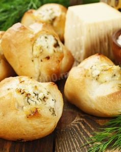 Булочки с чесноком и зеленью