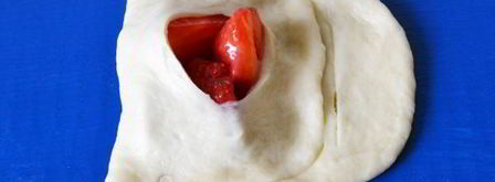 булочки с клубникой. Шаг 17