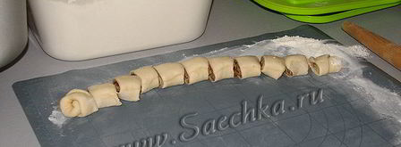 булочки с корицей в виде розочек. Шаг 6