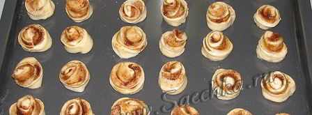 булочки с корицей в виде розочек. Шаг 9