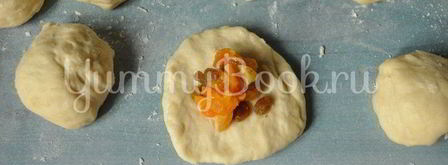 булочки с курагой и изюмом. Шаг 4