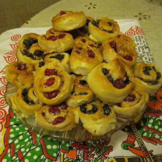 Рецепт булочек с начинкой из ягод и орехов