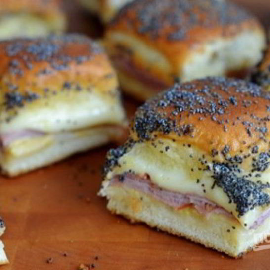 Рецепт булочек с сыром и ветчиной